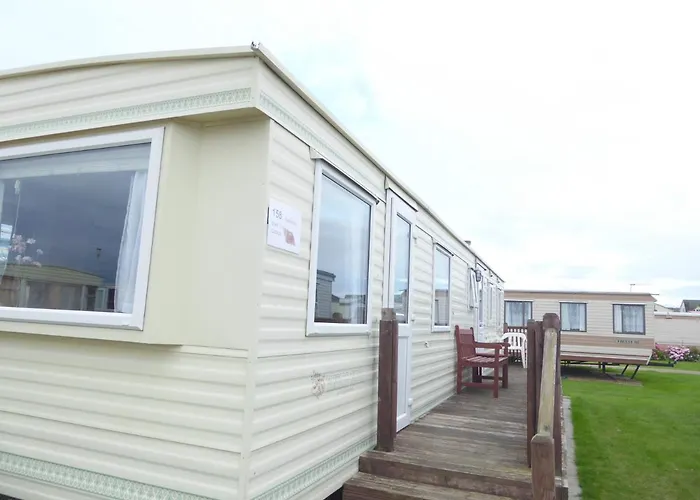 Beachside, Family-Friendly, Wifi, 8 Berth Caravan 158