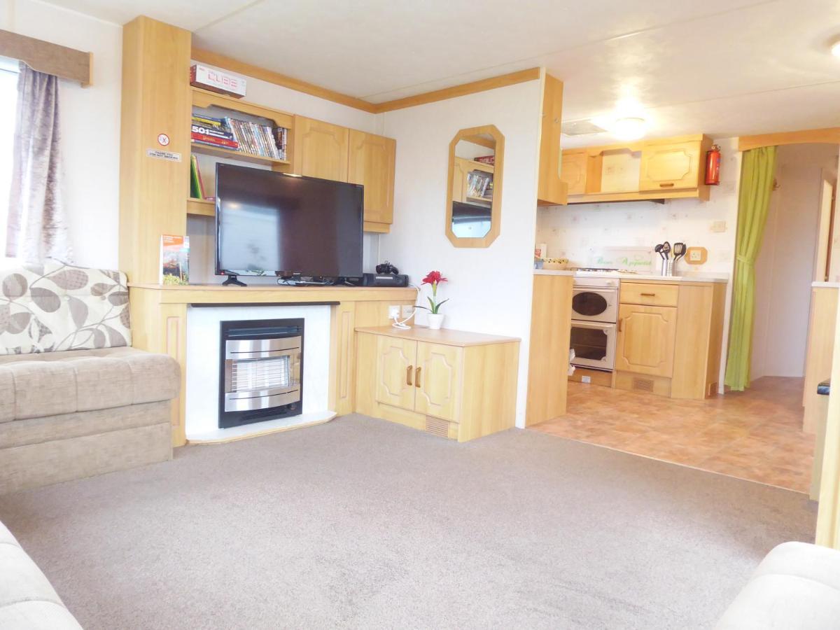 Beachside, Family-friendly, Wifi, 8 Berth Caravan 158